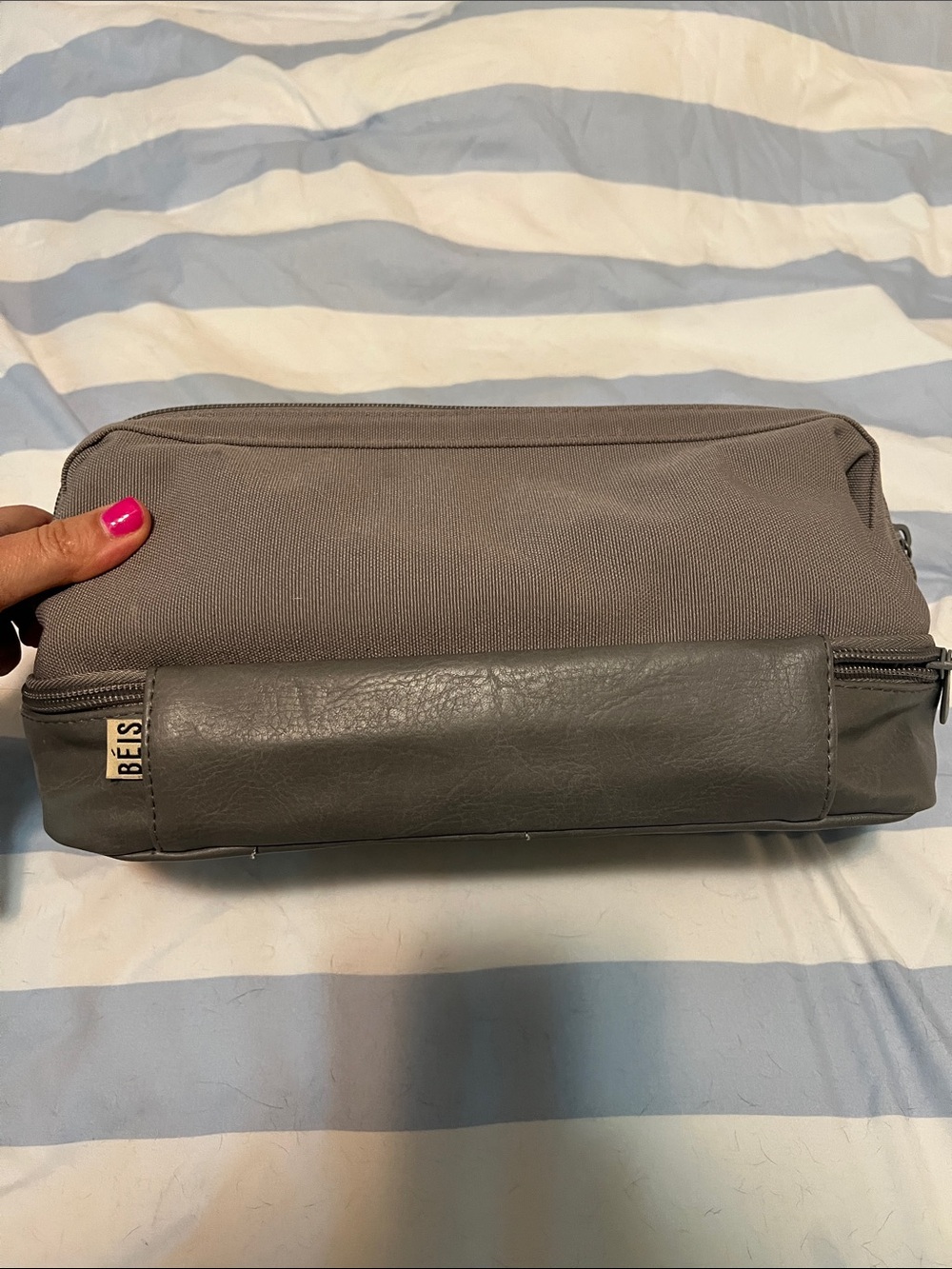 Barely used Beis dopp kit - Picture 4 of 8